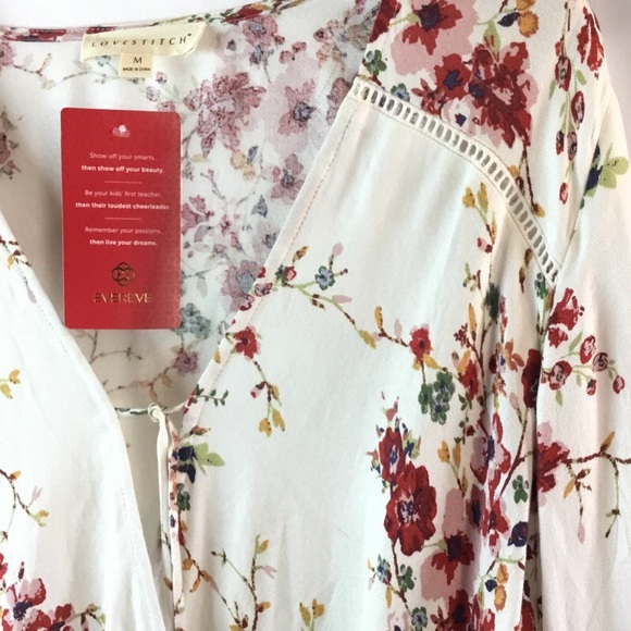 L O V E S T I T C H Floral Surplice Top - Picture 6 of 7